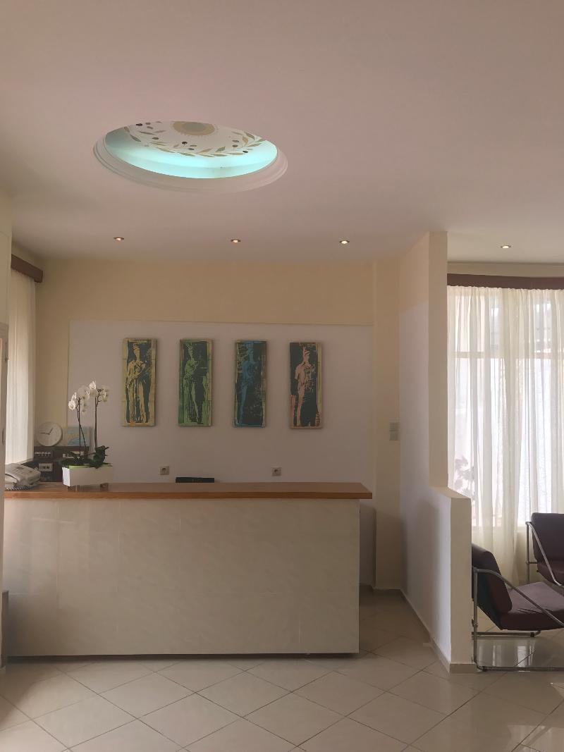 Hotel Karyatides Agia Marina  Екстер'єр фото