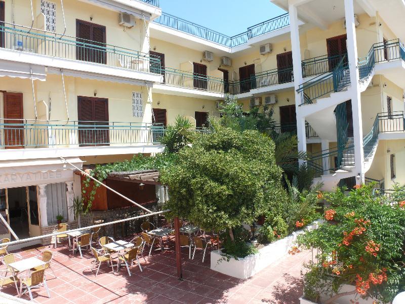Hotel Karyatides Agia Marina  Екстер'єр фото
