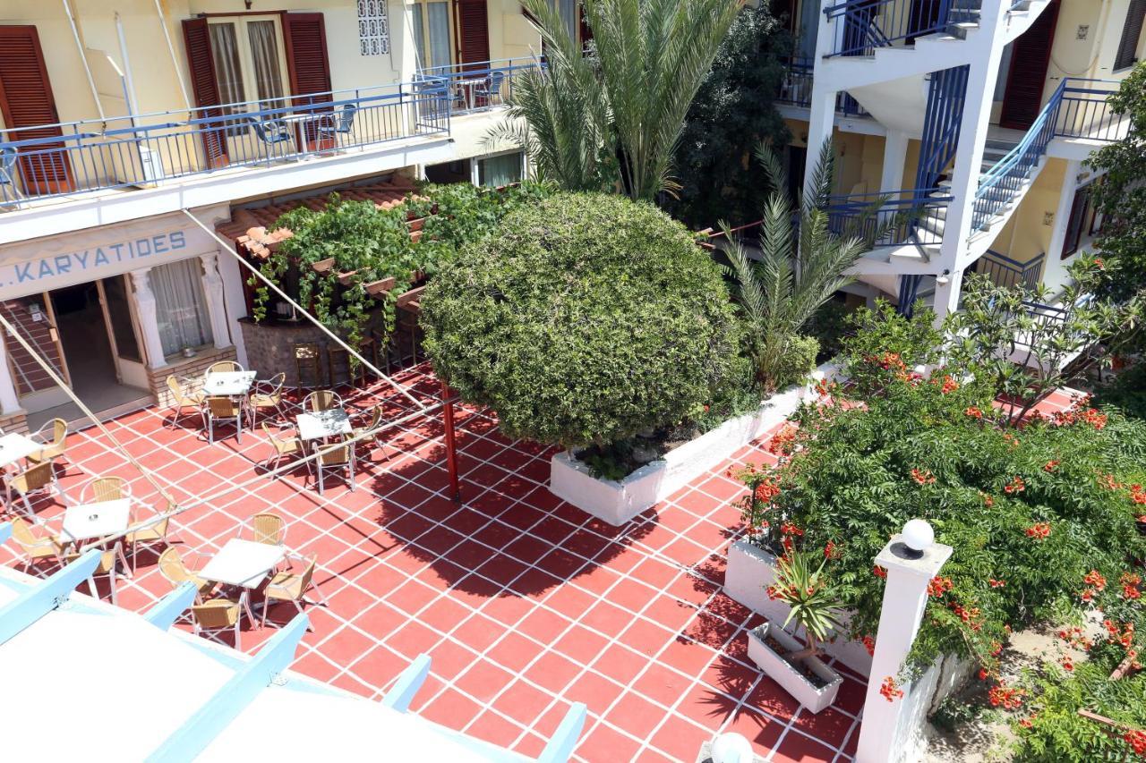 Hotel Karyatides Agia Marina  Екстер'єр фото