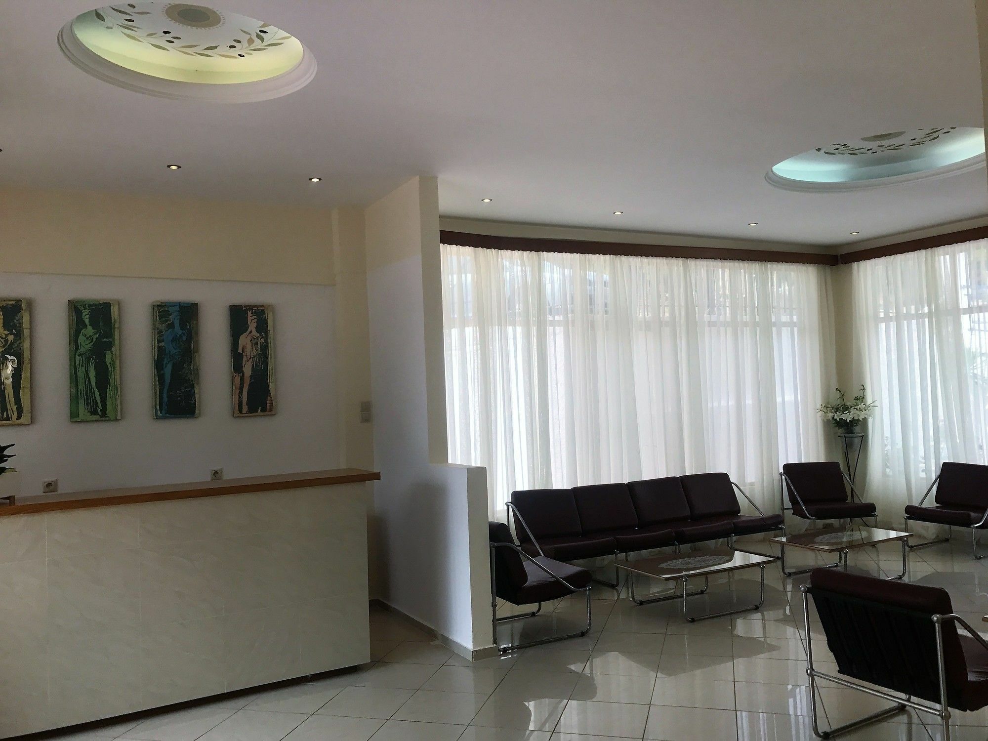 Hotel Karyatides Agia Marina  Екстер'єр фото