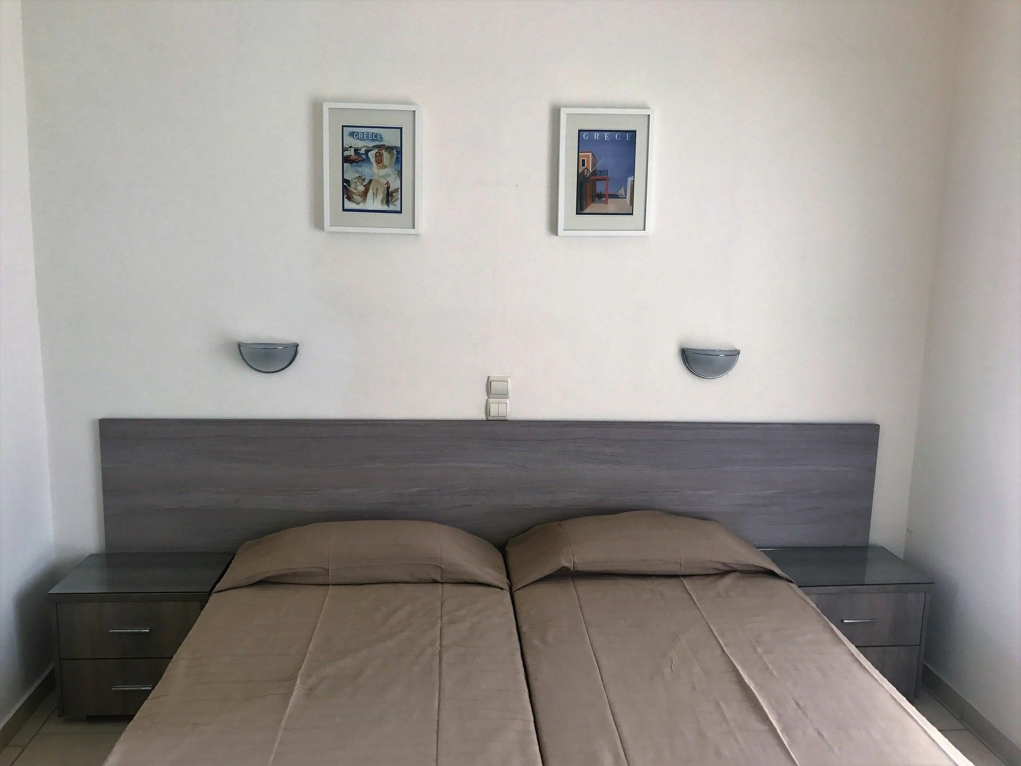 Hotel Karyatides Agia Marina  Екстер'єр фото
