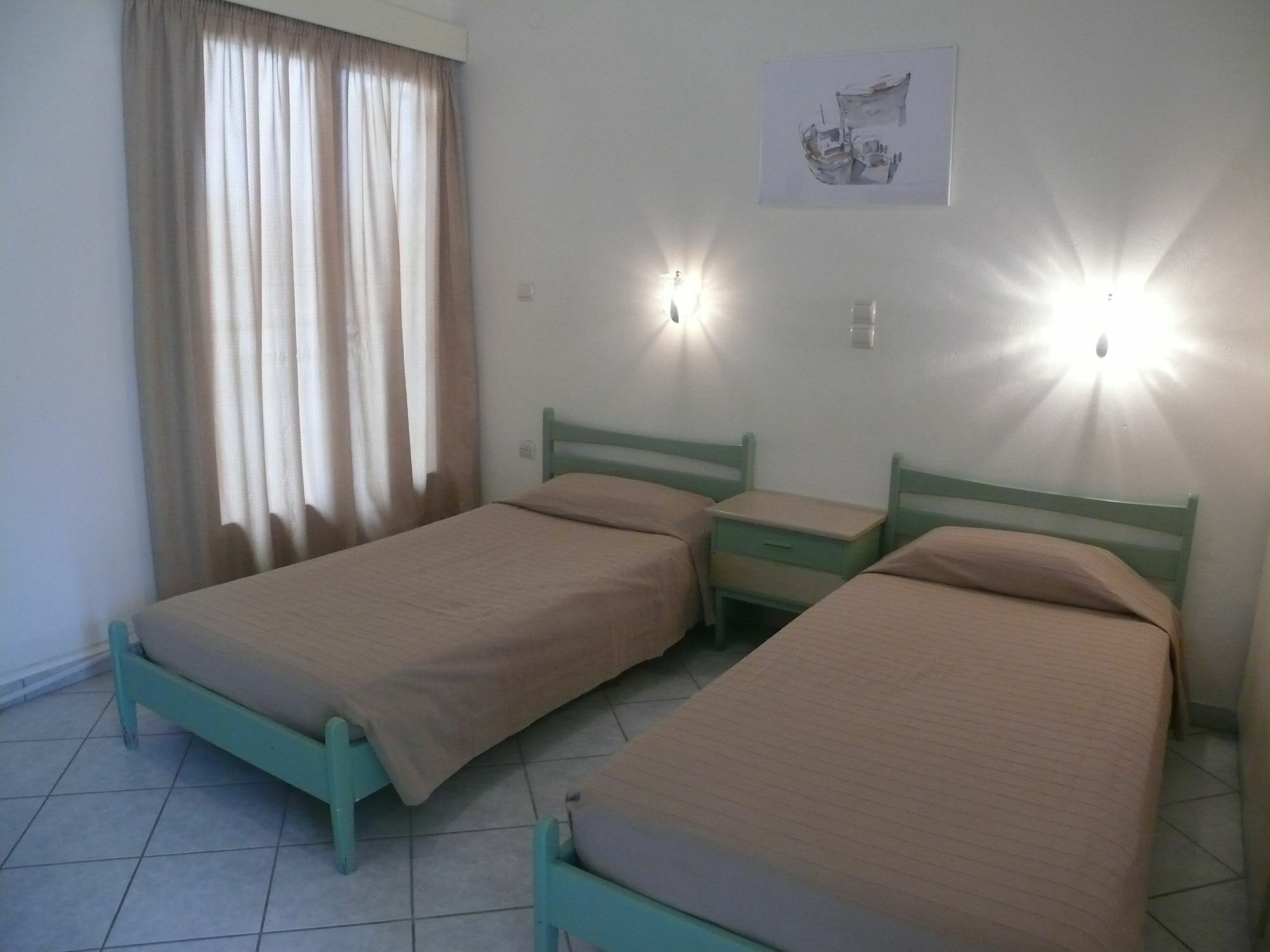 Hotel Karyatides Agia Marina  Екстер'єр фото
